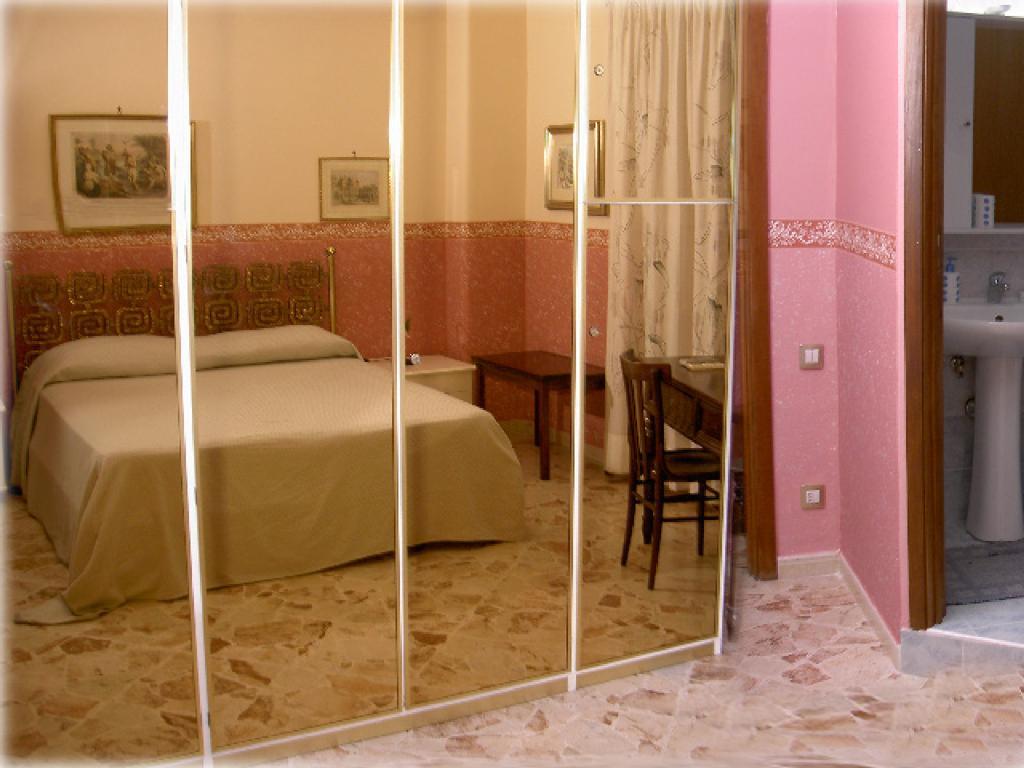 Casa Tina Maugeri Bed & Breakfast Catania Ruang foto