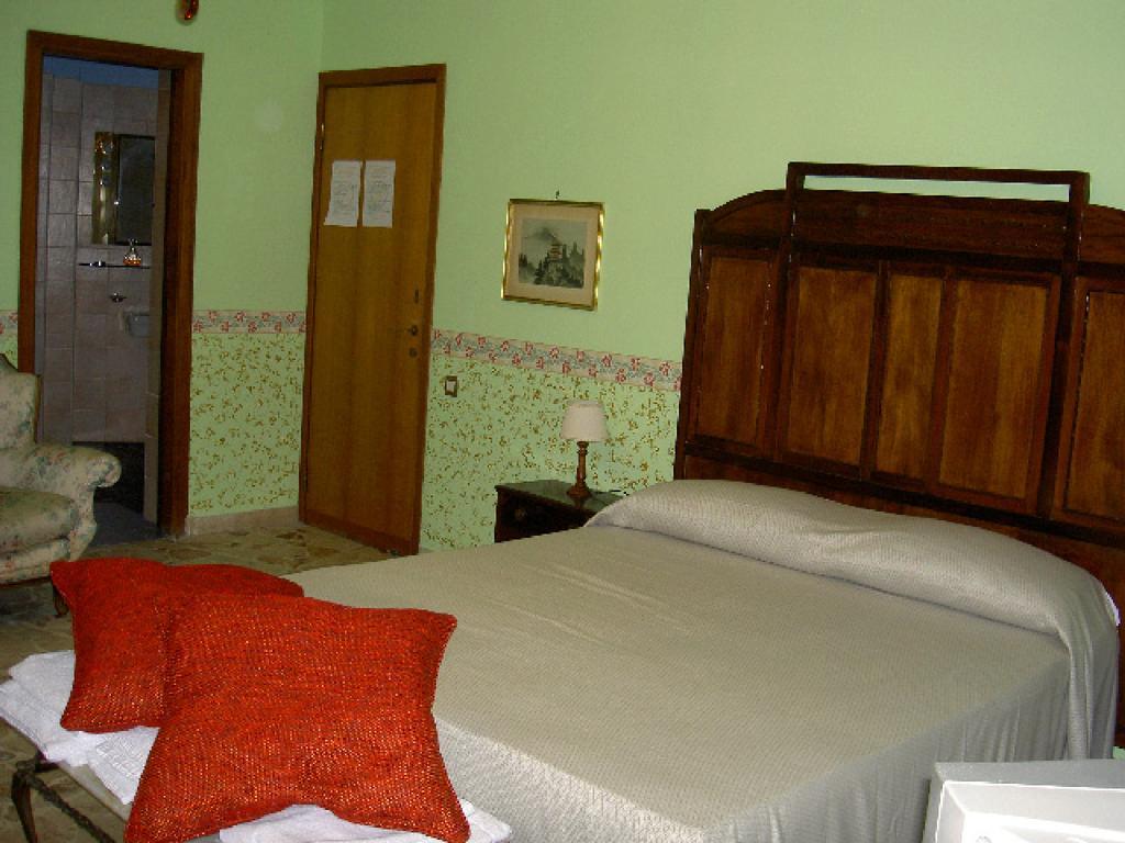 Casa Tina Maugeri Bed & Breakfast Catania Ruang foto