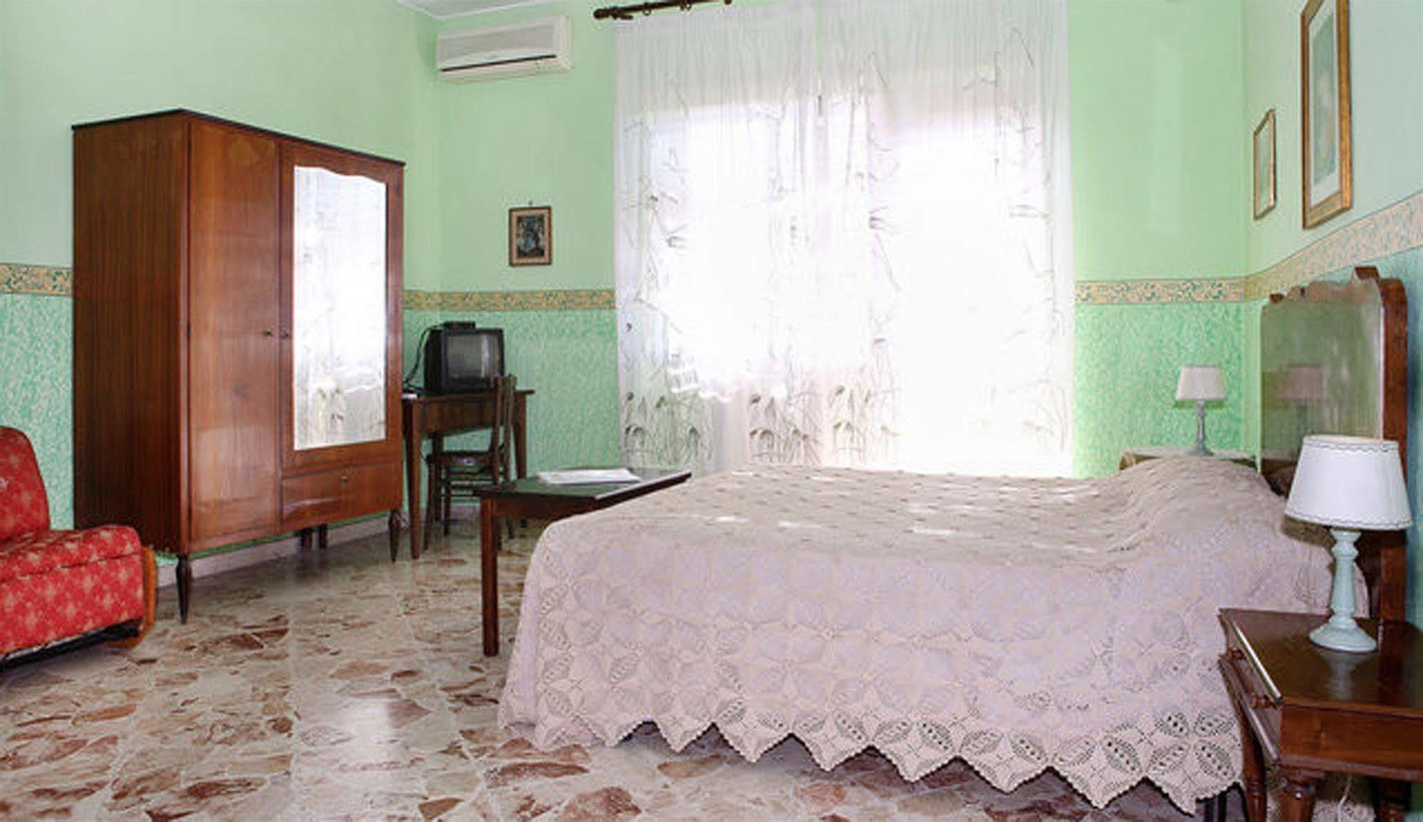 Casa Tina Maugeri Bed & Breakfast Catania Bagian luar foto