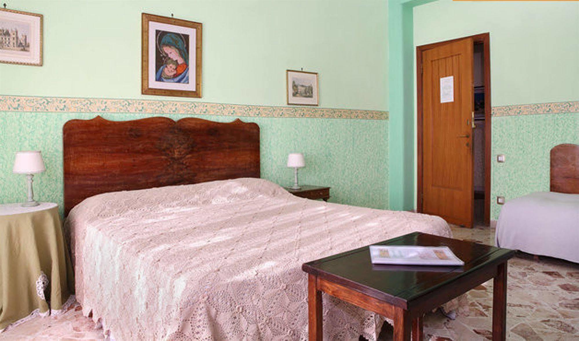 Casa Tina Maugeri Bed & Breakfast Catania Bagian luar foto